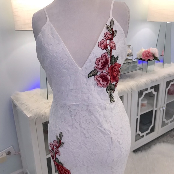 Fashion Nova Dress 🌹 - Picture 3 of 8